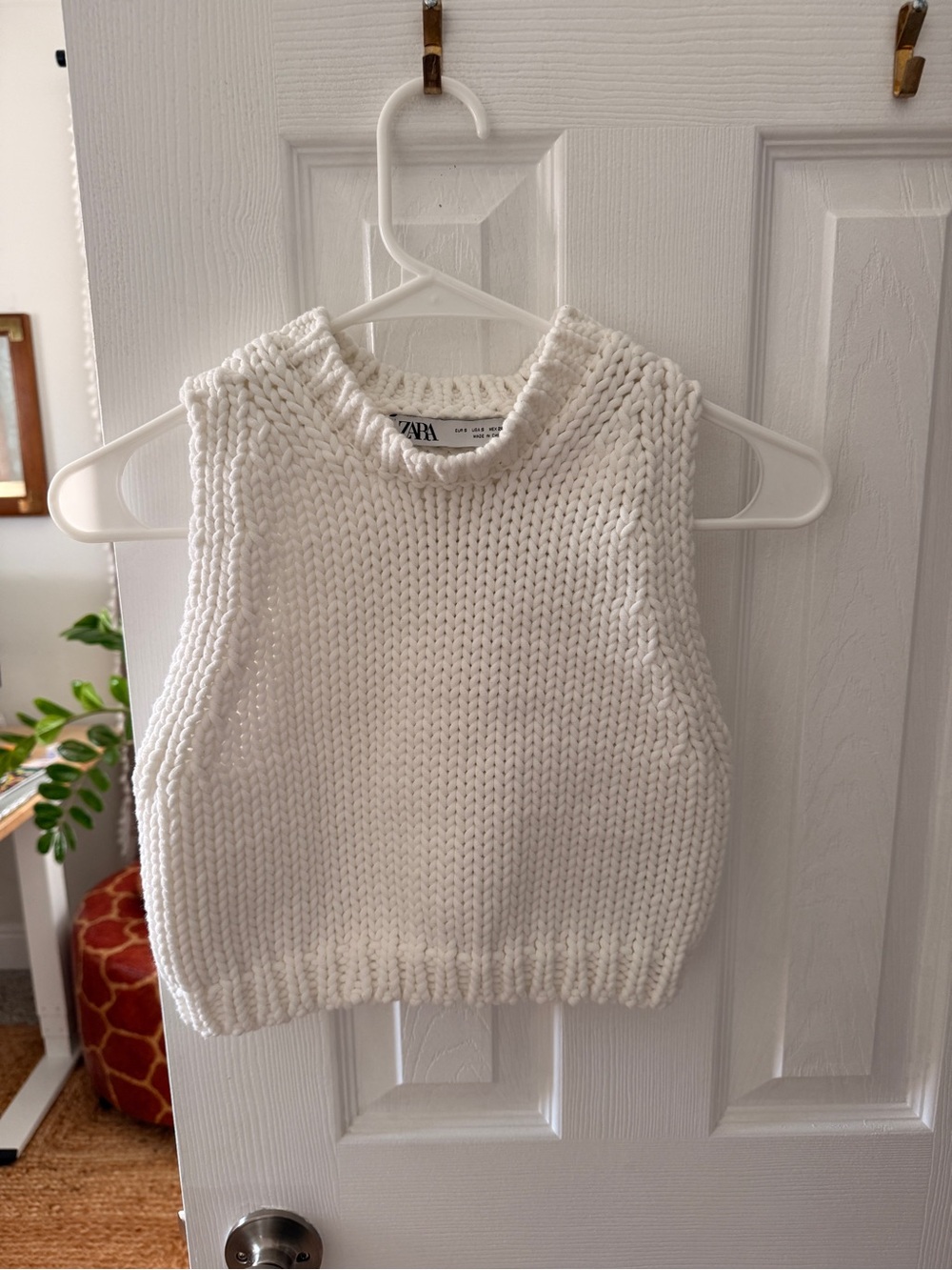 Zara Cream Chunky Knit Sleeveless Crewneck Sweater Vest